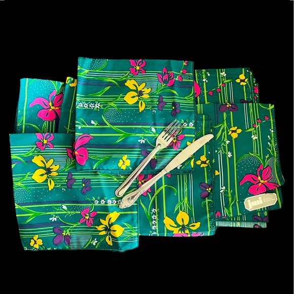 JMI Other - Island Floral Dinner Napkins (set of 7). Tropical Flowers. Made by JMI